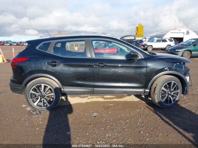 JN1BJ1CR7HW108424 Nissan Rogue Sport Sl