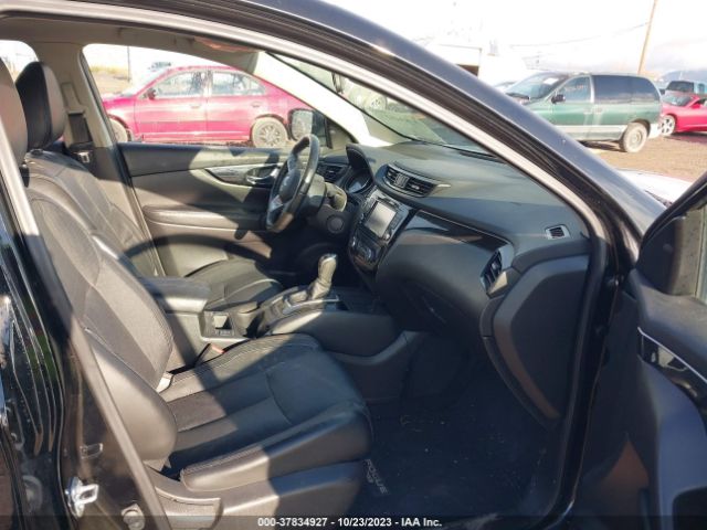 JN1BJ1CR7HW108424 Nissan Rogue Sport Sl