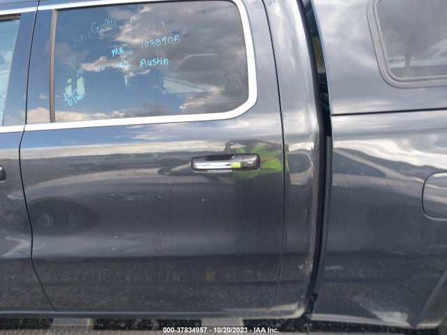 RAM 1500 Laramie 2019 1C6SRFRT2KN768638 Image 14