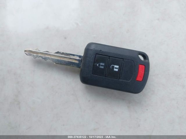 JA4AD2A30HZ070743 Mitsubishi Outlander Es
