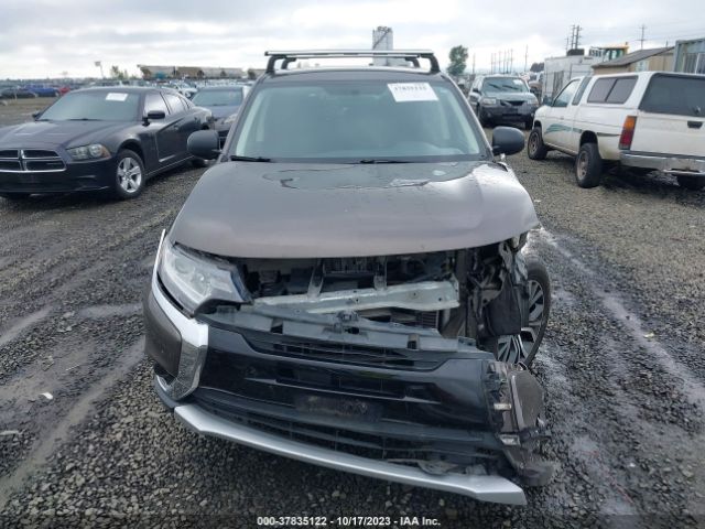JA4AD2A30HZ070743 Mitsubishi Outlander Es