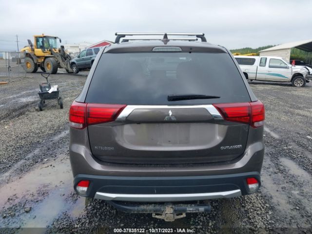 JA4AD2A30HZ070743 Mitsubishi Outlander Es