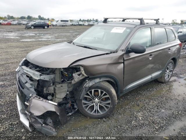 JA4AD2A30HZ070743 Mitsubishi Outlander Es