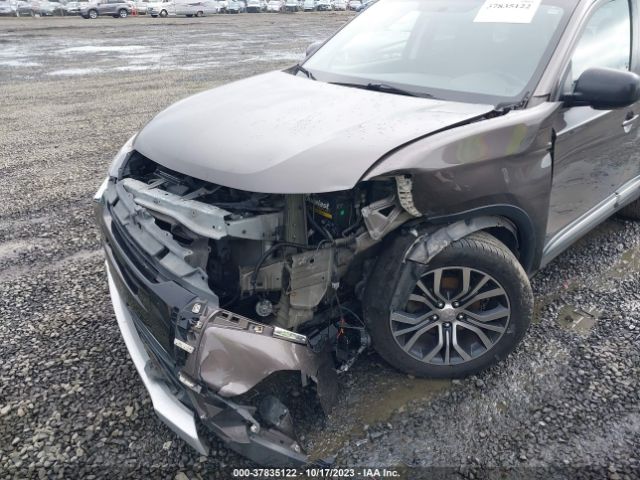 JA4AD2A30HZ070743 Mitsubishi Outlander Es