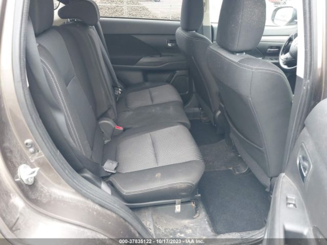 JA4AD2A30HZ070743 Mitsubishi Outlander Es