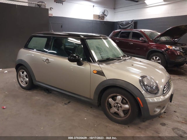 2009 MINI COOPER WMWMF335X9TW75663 Photo 0