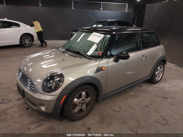 2009 MINI COOPER WMWMF335X9TW75663 Photo 1