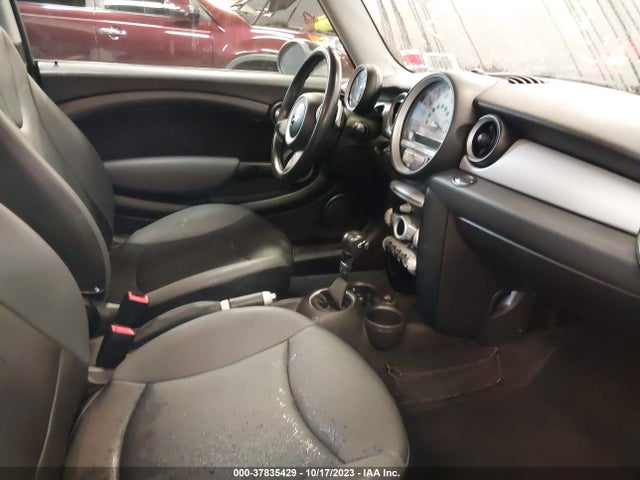 2009 MINI COOPER WMWMF335X9TW75663 Photo 4