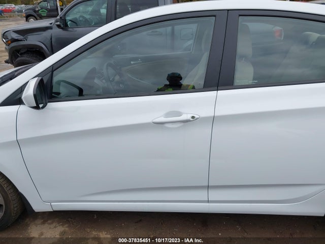 Hyundai Accent Value Edition 2017 KMHCT4AEXHU342982 Image 15