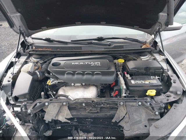 Chrysler 200 Limited Platinum 2017 1C3CCCAB3HN508813 Image 10