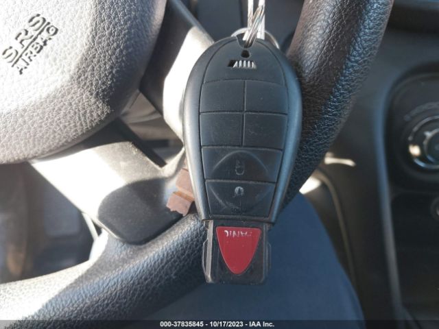 1C3CDFAA9GD656832 Dodge DART SE