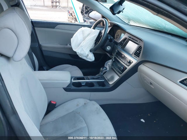 2016 HYUNDAI SONATA 2.4L SE VIN: 5NPE24AF0GH286472