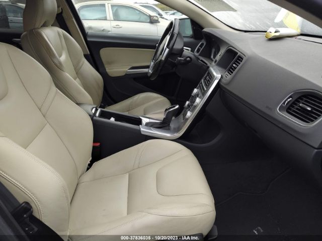 2018 VOLVO V60 YV140MEL5J2398656 Photo 4