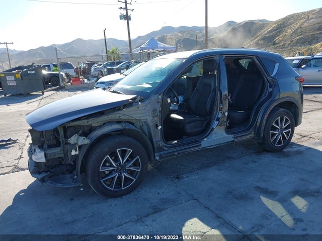 Mazda Cx-5 Touring 2018 JM3KFACM7J1427125 Image 2