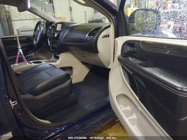 2C4RC1CG7GR215243 Chrysler Town & Country Touring-l