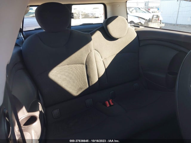 2009 MINI COOPER CLUBMAN WMWML33539TX50468 Photo 7