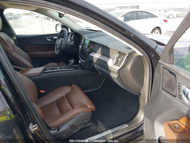 2019 VOLVO XC60 T5 INSCRIPTION VIN: LYV102DL9KB238097