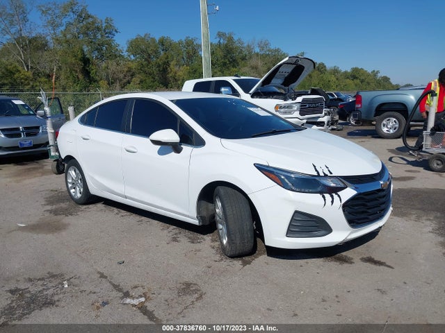 Chevrolet CRUZE LT 2019 1G1BE5SM3K7119042 main image