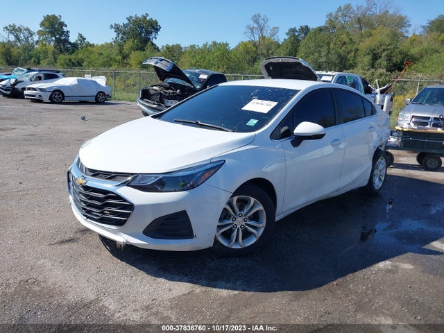 Chevrolet CRUZE LT 2019 1G1BE5SM3K7119042 Image 2