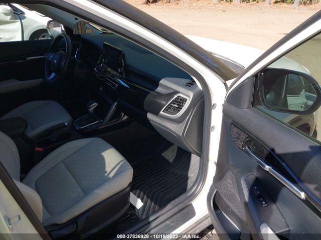 KNDERCAA1M7075128 KIA SELTOS EX