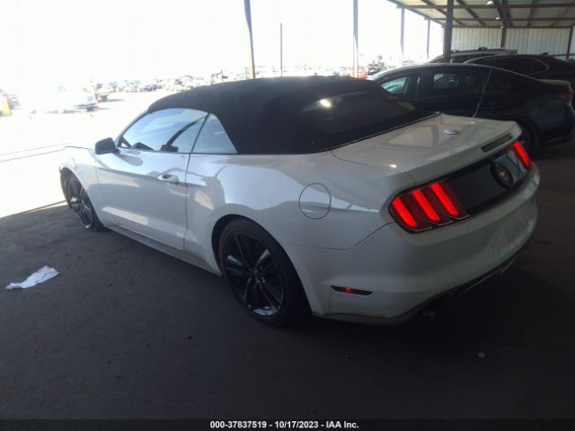2015 FORD MUSTANG 1FATP8UH3F5367869 Photo 2