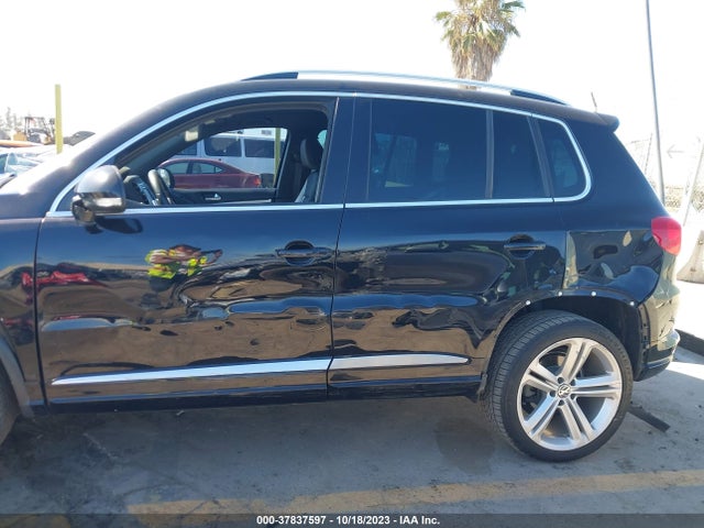 WVGAV7AX7GW052514 Volkswagen Tiguan R-line
