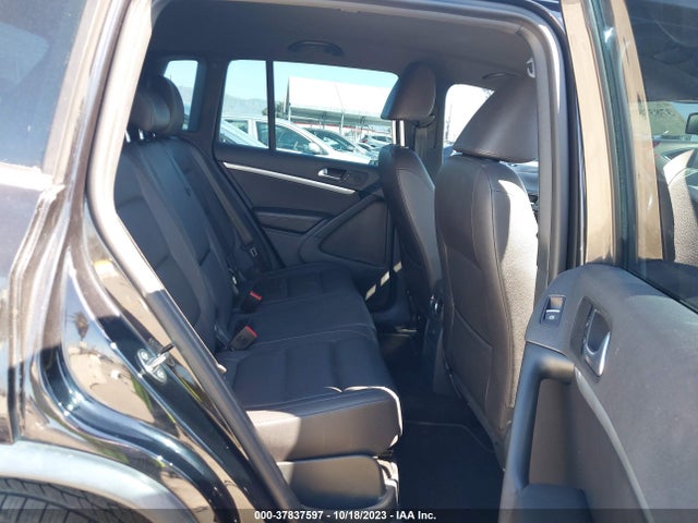 WVGAV7AX7GW052514 Volkswagen Tiguan R-line