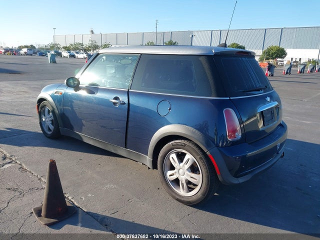 2006 MINI COOPER HARDTOP WMWRC33536TK15190 Photo 2