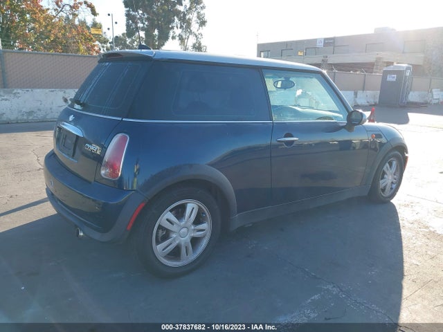 2006 MINI COOPER HARDTOP WMWRC33536TK15190 Photo 3