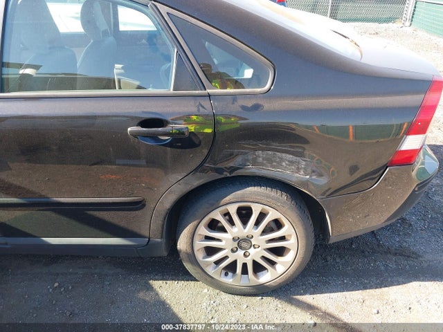 2005 VOLVO S40 VIN: YV1MH682252090907
