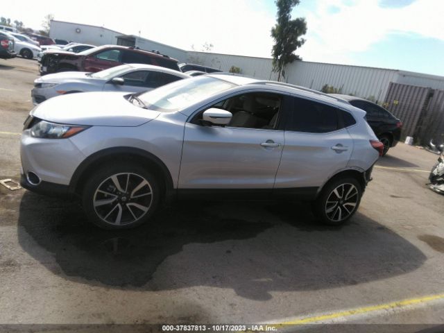 JN1BJ1CP8JW501238 Nissan Rogue Sport Sl