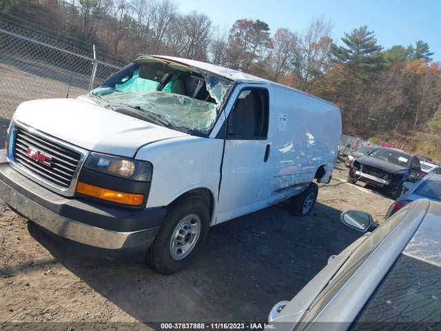 GMC Savana 2500 Work Van 2017 1GTW7BFF7H1115813 Image 2