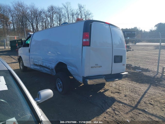 GMC Savana 2500 Work Van 2017 1GTW7BFF7H1115813 Image 3