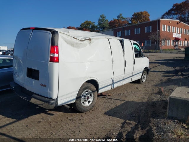 GMC Savana 2500 Work Van 2017 1GTW7BFF7H1115813 Image 4