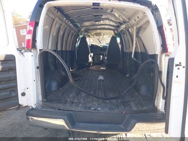GMC Savana 2500 Work Van 2017 1GTW7BFF7H1115813 Image 8