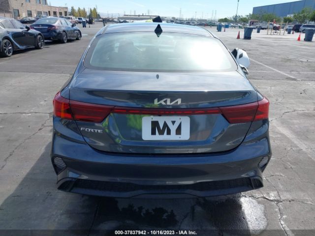 3KPF24ADXPE675059 KIA Forte Lxs