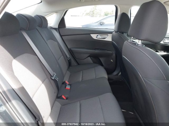 3KPF24ADXPE675059 KIA Forte Lxs
