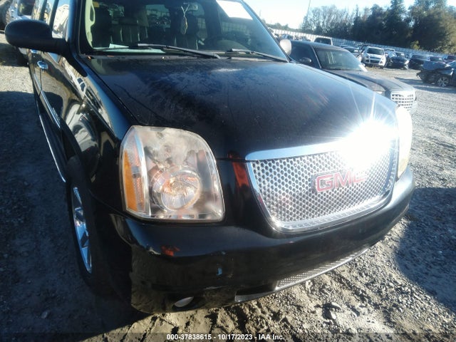 2007 GMC YUKON XL DENALI VIN: 1GKFK66877J361769