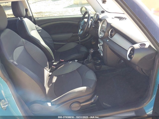 2008 MINI COOPER WMWMF33538TT60296 Photo 4