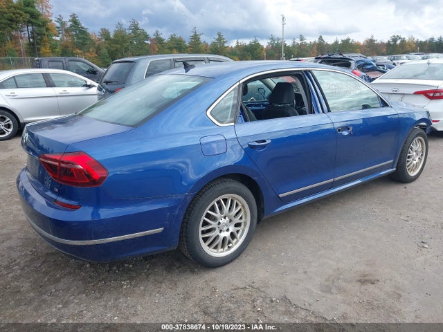 1VWBT7A33HC022857 Volkswagen Passat 1.8t Se