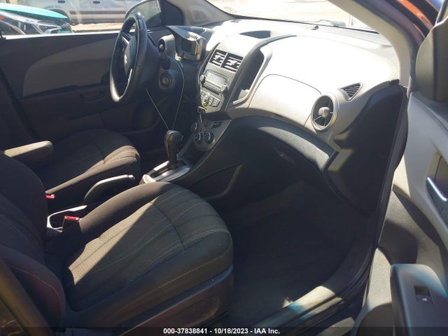 Chevrolet SONIC LT 2014 1G1JC6SH7E4218933 Image 5