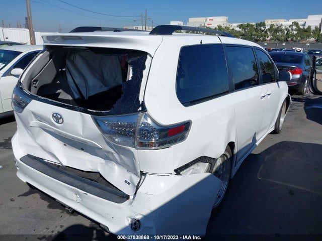 Toyota SIENNA SE 2015 5TDXK3DC9FS660252 Image 4