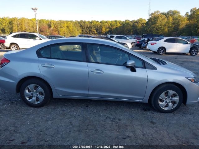 19XFB2F53FE019550 Honda Civic Sedan Lx