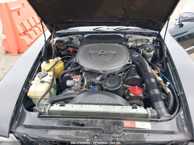 1987 MERCEDES-BENZ 560 SL VIN: WDBBA48D5HA063409