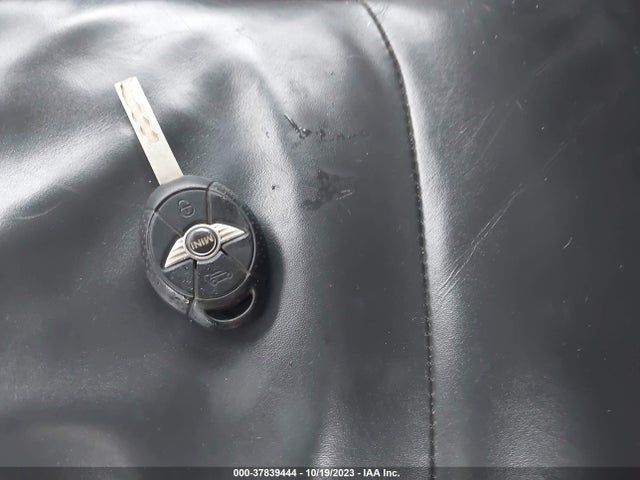 2006 MINI COOPER S WMWRE33586TL19720 Photo 10