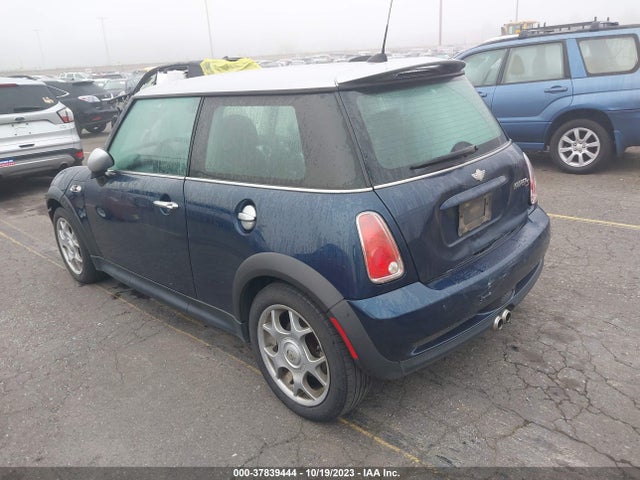 2006 MINI COOPER S WMWRE33586TL19720 Photo 2