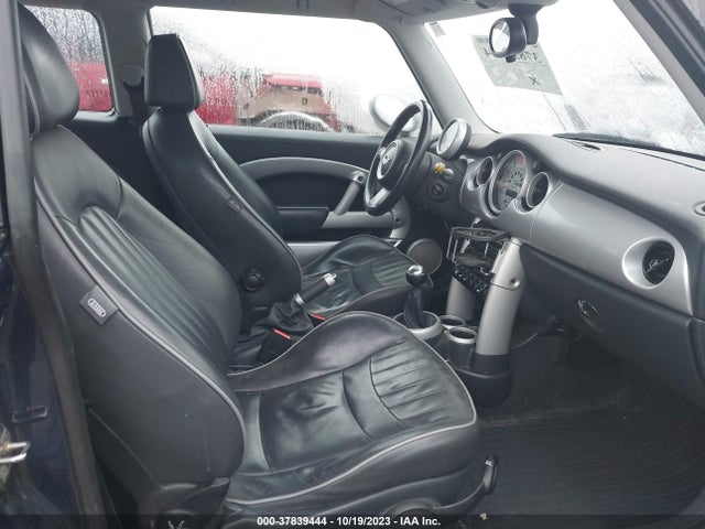 2006 MINI COOPER S WMWRE33586TL19720 Photo 4