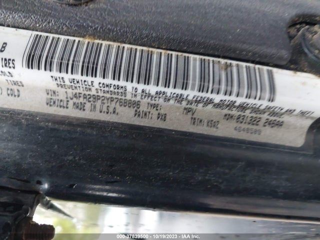 2000 JEEP WRANGLER SE VIN: 1J4FA29P2YP768806