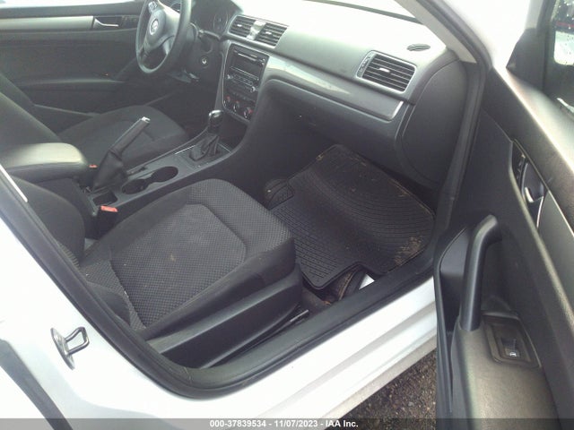 1VWAT7A30EC023360 Volkswagen PASSAT S