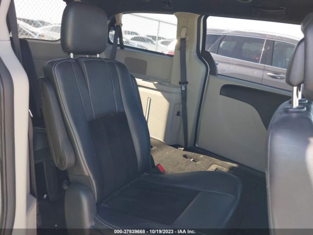 2C4RDGCG6HR557400 Dodge Grand Caravan Sxt
